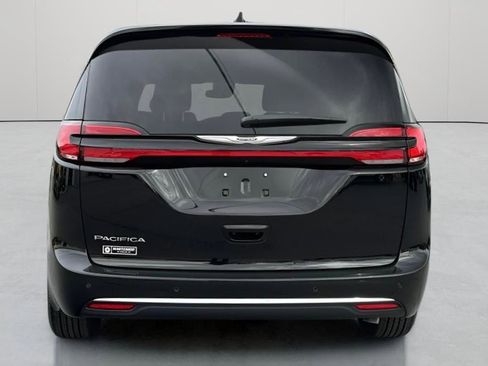 New 2025 Chrysler Pacifica Select image 7