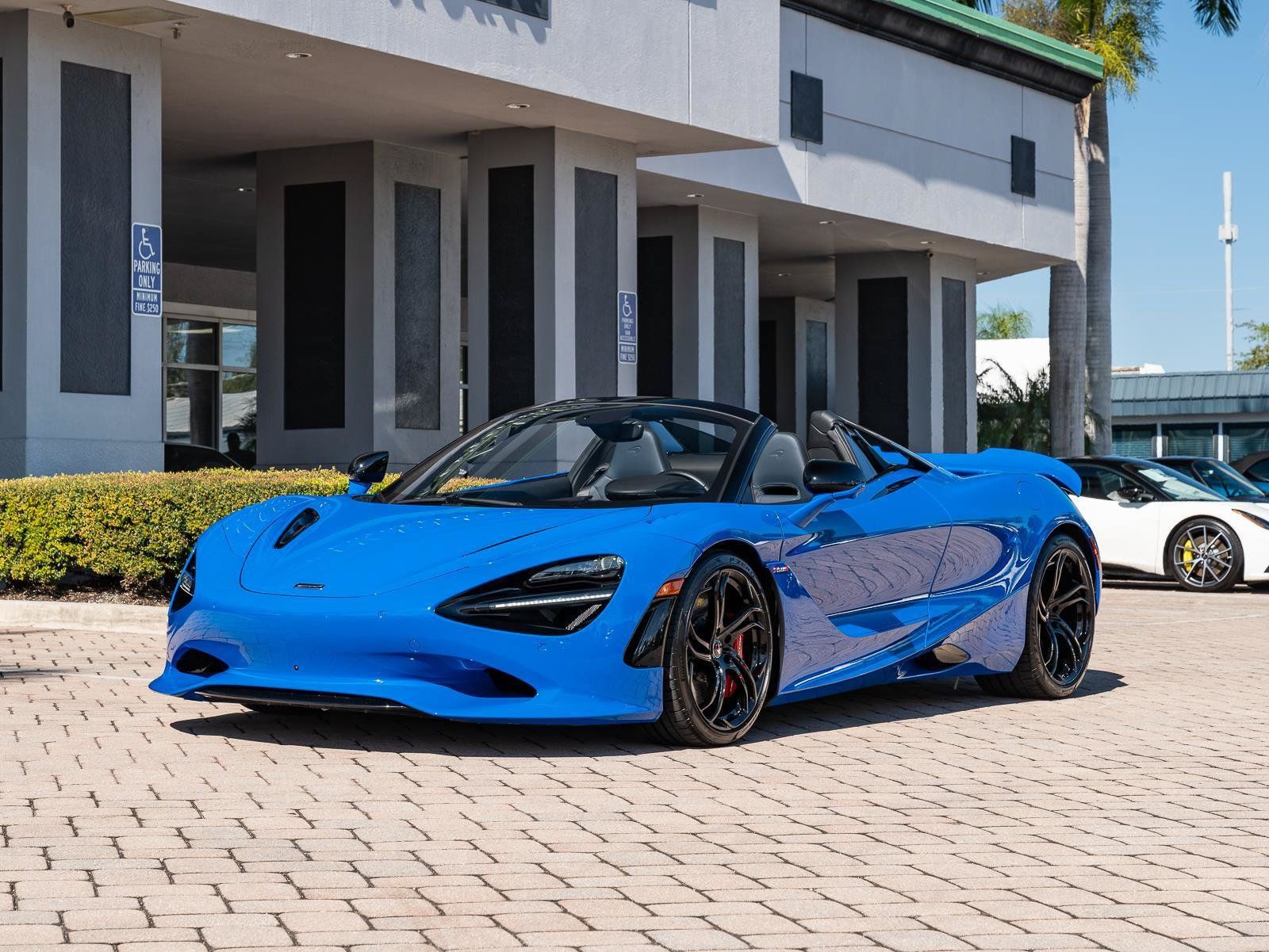 Used 2024 McLaren 750S Spider RWD image 5