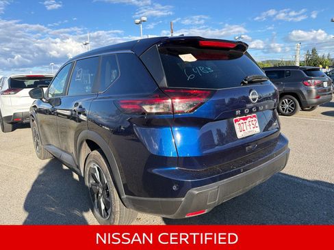 Certified 2025 Nissan Rogue SV AWD/4WD image 9