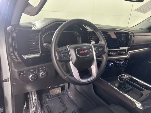 Used 2026 GMC Sierra 1500 SLT w/ SLT Convenience Package AWD/4WD image 17
