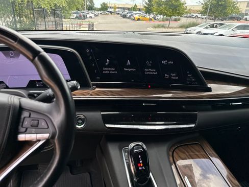Used 2023 Cadillac Escalade ESV Sport Platinum w/ Heavy-Duty Trailer Package AWD/4WD image 21