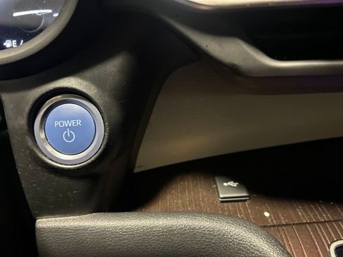 Used 2023 Toyota Sienna XLE FWD image 19