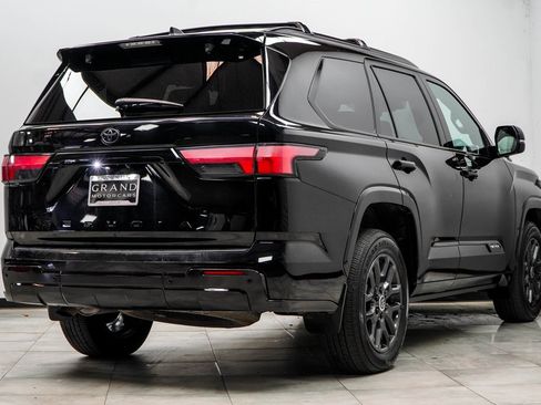 Used 2024 Toyota Sequoia Platinum image 17