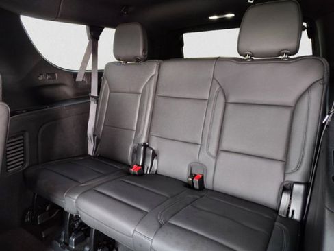 Used 2023 Chevrolet Suburban LT w/ LT Signature Package RWD image 20