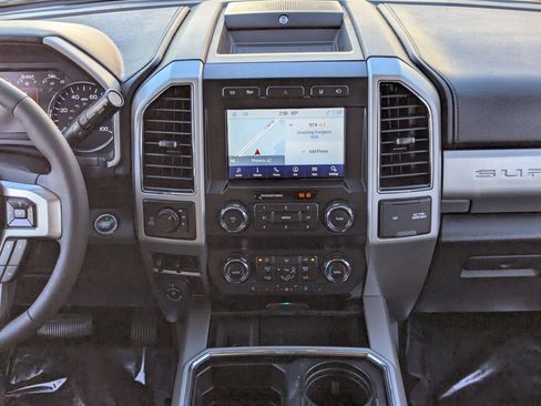 Used 2021 Ford F250 Lariat image 14