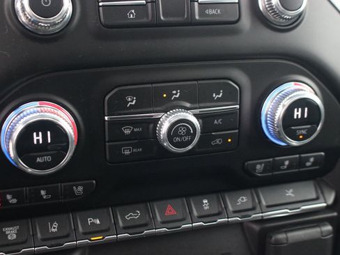 Used 2023 GMC Sierra 3500 Denali w/ Denali Ultimate Package image 27