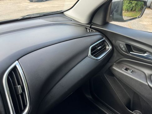 Used 2020 Chevrolet Equinox LT image 30