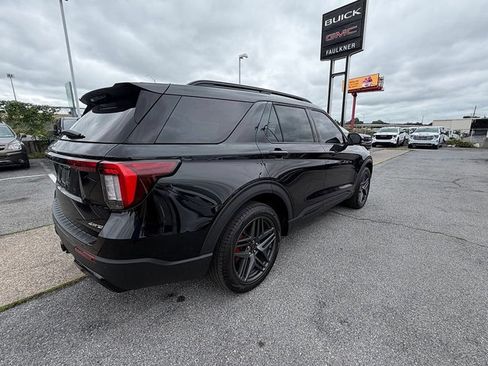 Used 2025 Ford Explorer ST-Line w/ Premium Package AWD/4WD image 3
