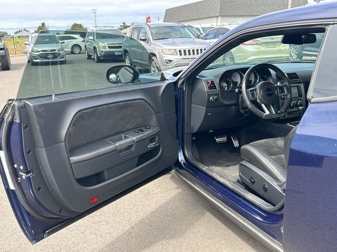 Used 2014 Dodge Challenger SRT8 RWD image 12