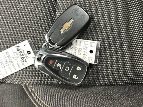 Used 2019 Chevrolet Traverse LT AWD/4WD image 2