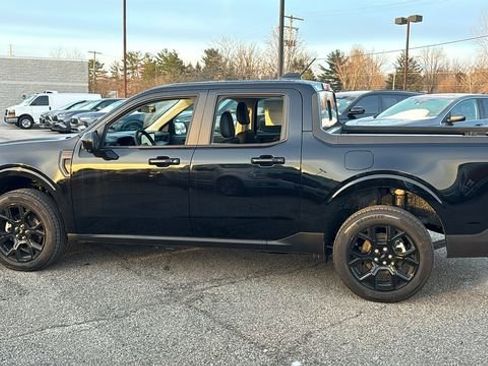 New 2026 Ford Maverick Lariat w/ Black Appearance Package image 4