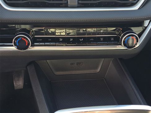 New 2026 Chevrolet Equinox LT w/ Convenience Package II image 15