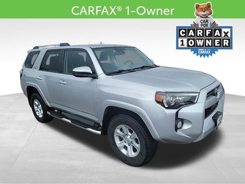 Used 2020 Toyota 4Runner SR5 AWD/4WD image 3
