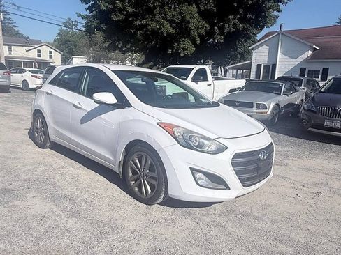 Used 2016 Hyundai Elantra GT w/ Option Group 02 FWD image 7