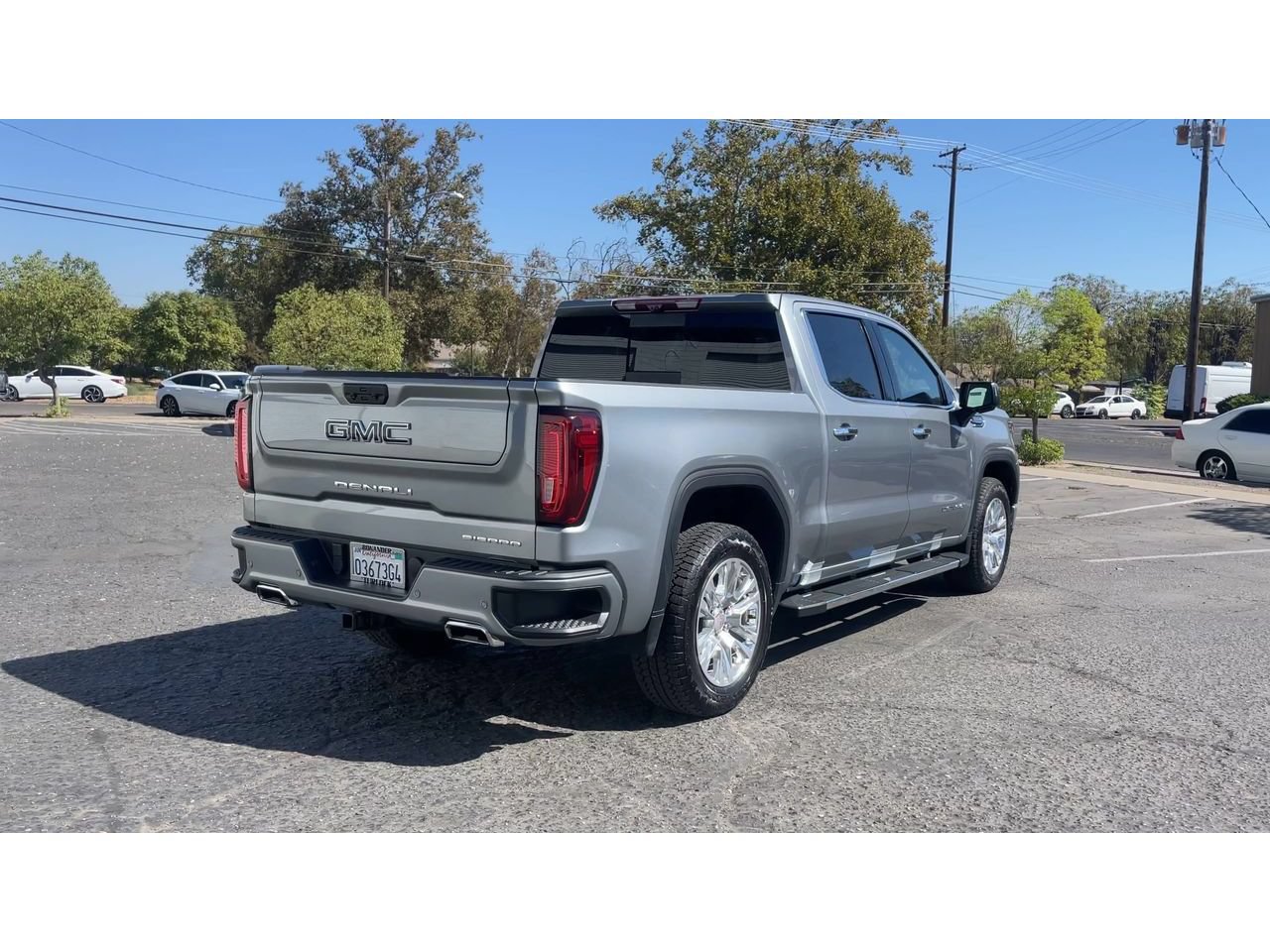 Used 2025 GMC Sierra 1500 Denali w/ Technology Package AWD/4WD image 2