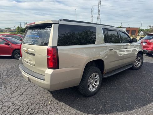 Used 2016 Chevrolet Suburban LT AWD/4WD image 7