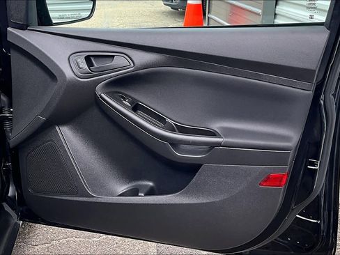 Used 2017 Ford Focus S image 21