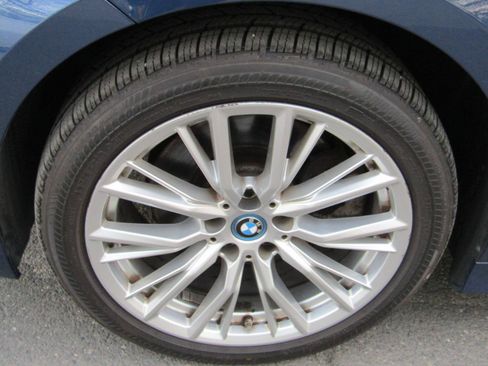 Used 2024 BMW 330e xDrive image 28