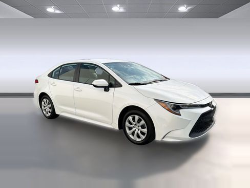 Used 2022 Toyota Corolla LE FWD image 7