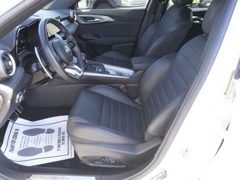 Used 2024 Alfa Romeo Tonale Veloce w/ Premium Interior Package image 9