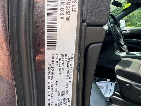 Used 2021 Jeep Grand Cherokee Laredo image 16