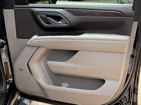 Used 2023 Chevrolet Tahoe Z71 w/ Luxury Package image 41