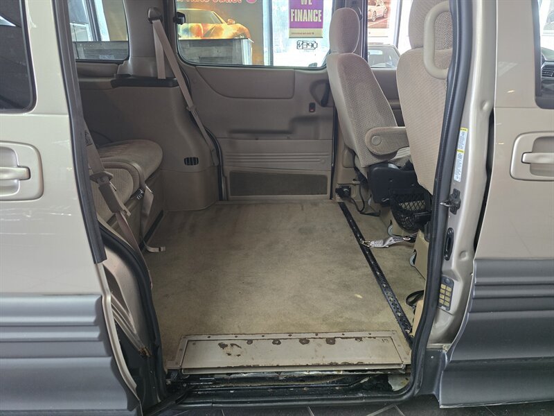 Used 2004 Pontiac Montana Extended w/ Convenience Package #1 FWD image 21