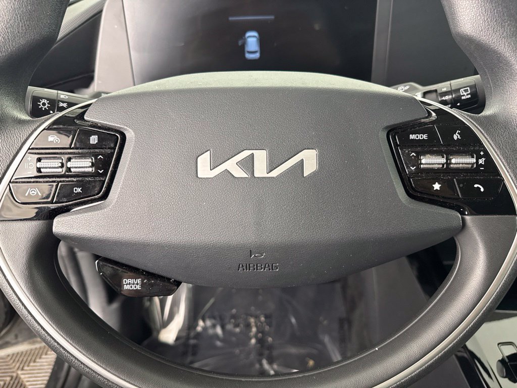 Used 2025 Kia Niro LX FWD image 46