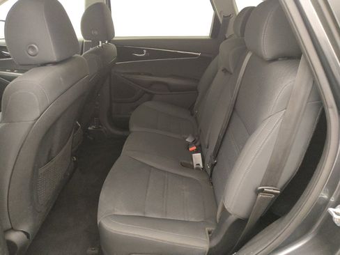 Used 2020 Kia Sorento LX FWD image 18