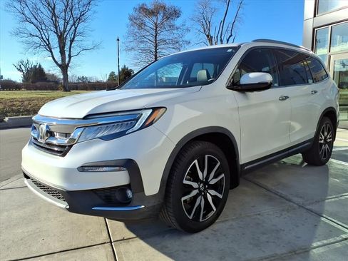 Used 2019 Honda Pilot Touring image 3