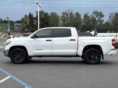 Used 2018 Toyota Tundra SR5 w/ SR5 Upgrade Package image 2