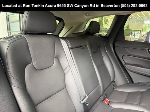 Used 2022 Volvo XC60 B5 Momentum w/ Advanced Package AWD/4WD image 30