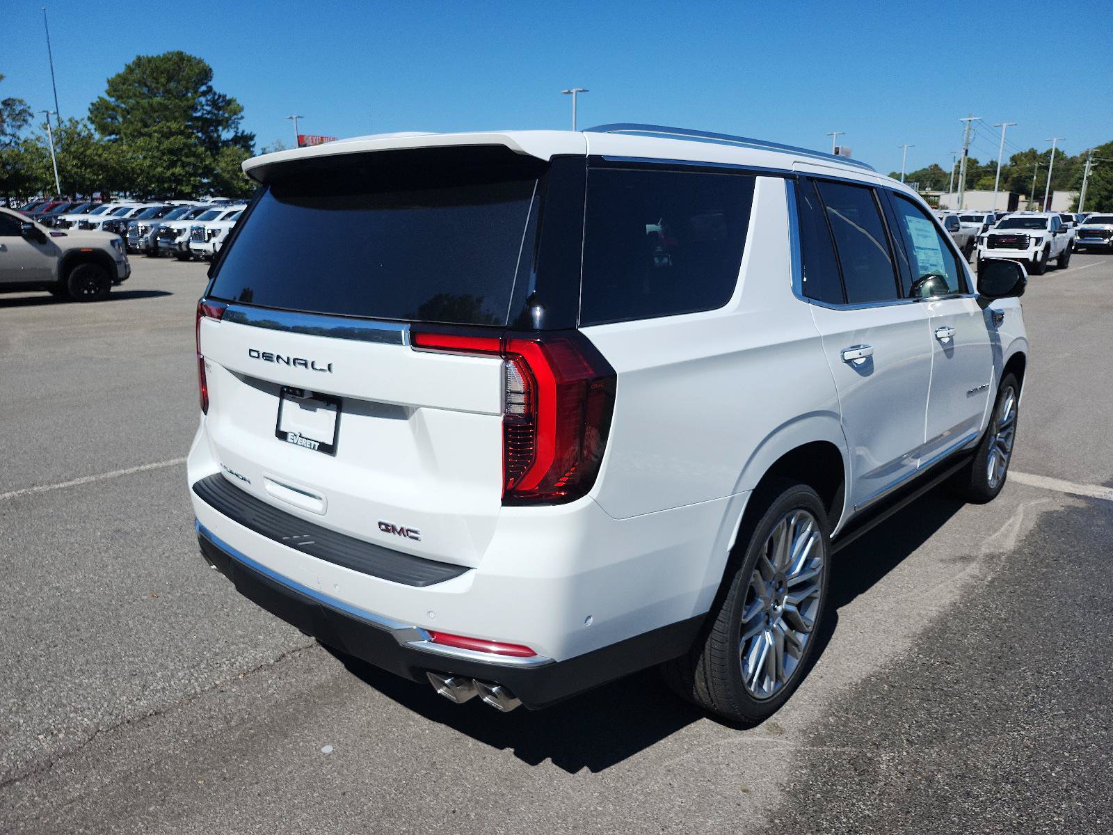New 2027 GMC Yukon Denali AWD/4WD image 3