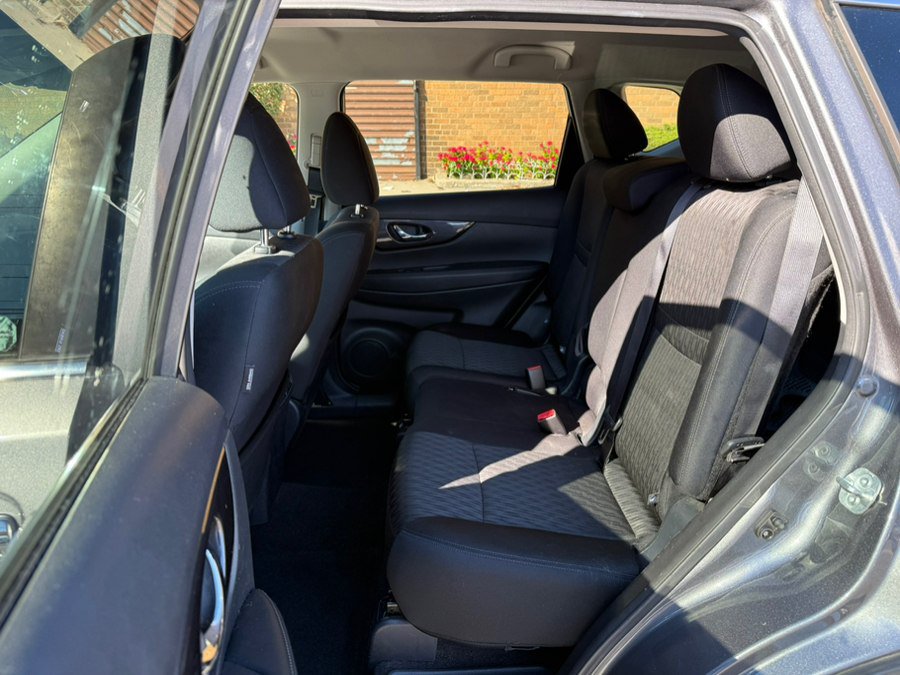 Used 2018 Nissan Rogue SV AWD/4WD image 9