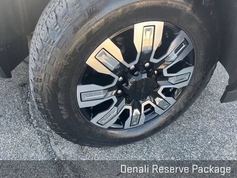 Used 2024 GMC Sierra 2500 Denali w/ Denali Reserve Package AWD/4WD image 17