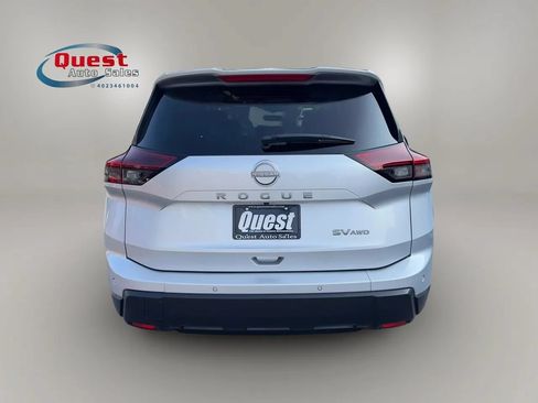 Used 2024 Nissan Rogue SV w/ SV Premium Package AWD/4WD image 4