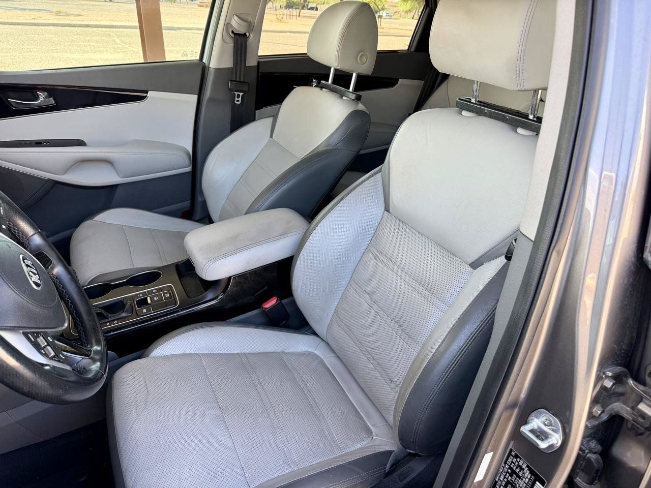 Used 2019 Kia Sorento SX w/ SX Touring Package FWD image 9