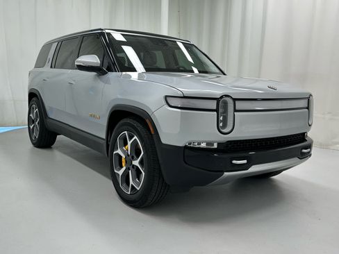 Used 2024 Rivian R1S Adventure Quad AWD/4WD image 2