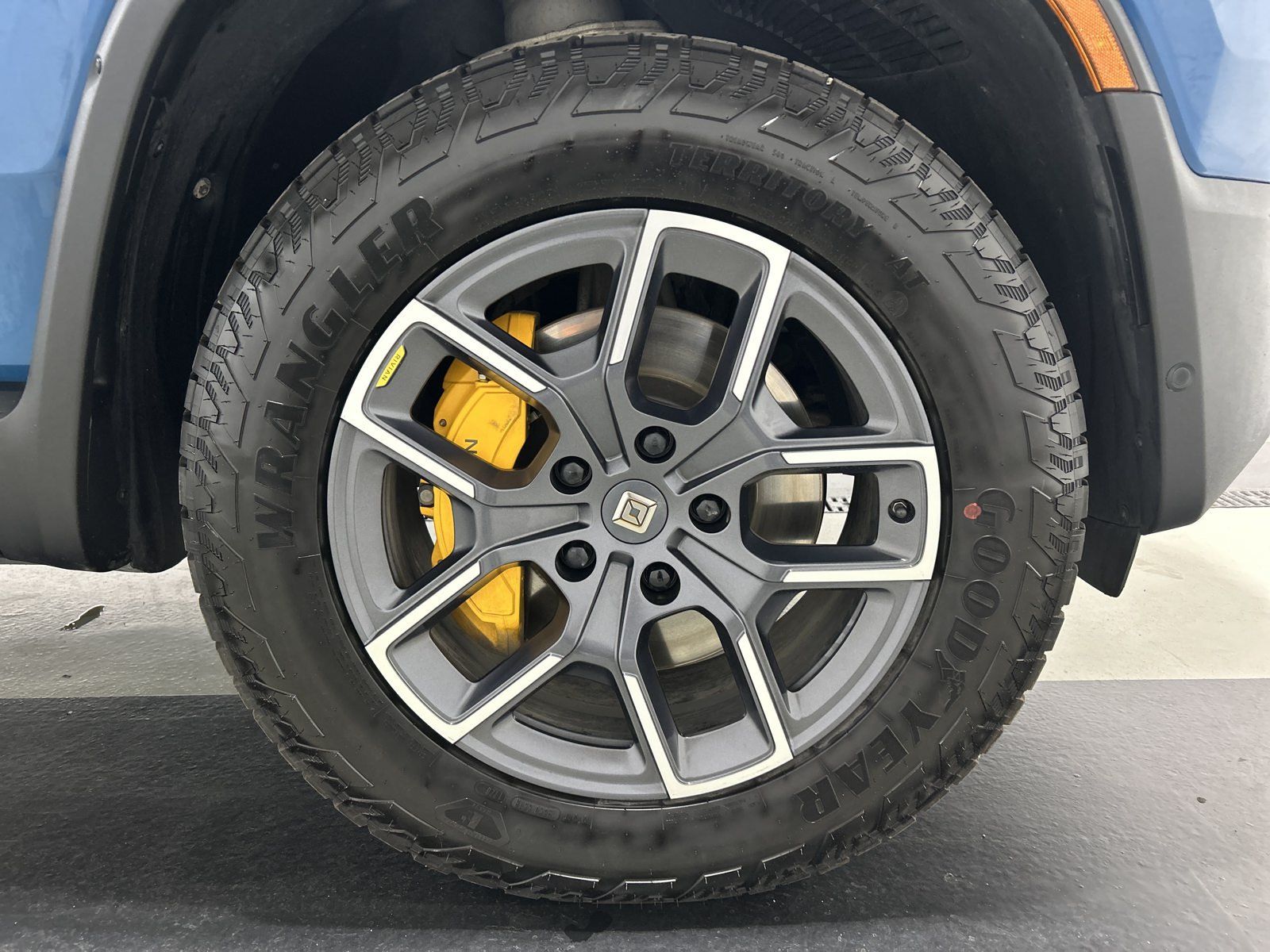 Used 2022 Rivian R1T Adventure AWD/4WD image 11