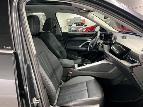 Certified 2025 Audi Q5 Premium Plus w/ Premium Plus image 9