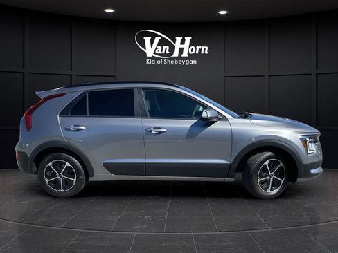 New 2026 Kia Niro EX FWD image 7