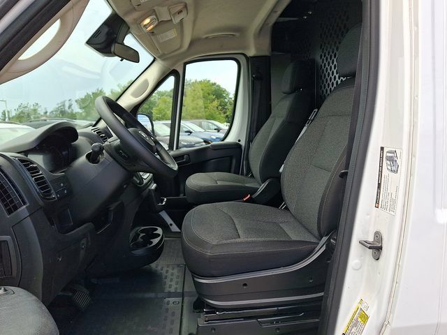 Used 2025 RAM ProMaster 2500 w/ U-Haul Equipment Group FWD image 18
