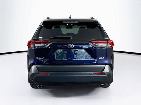Used 2025 Toyota RAV4 XLE FWD image 5