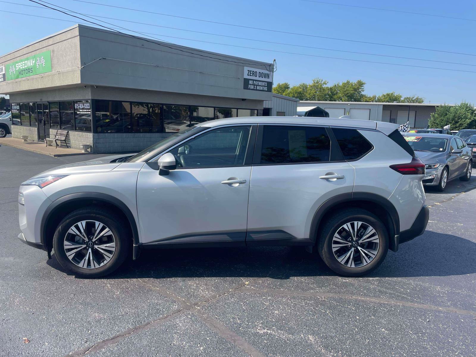Used 2023 Nissan Rogue SV FWD image 4