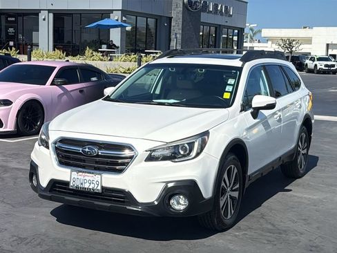 Used 2018 Subaru Outback 3.6R Limited AWD/4WD image 3