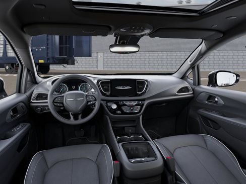 New 2026 Chrysler Pacifica Limited image 3