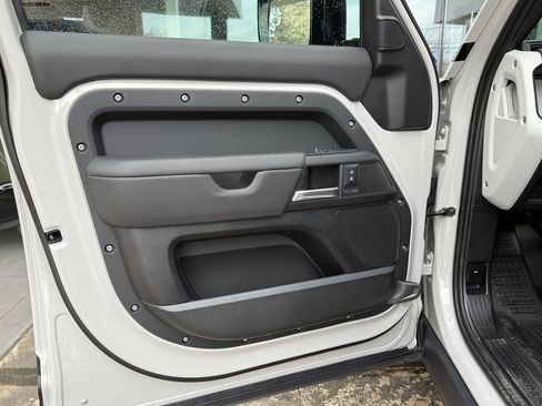 Used 2026 Land Rover Defender 110 X-Dynamic SE AWD/4WD image 20