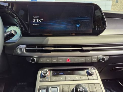 Used 2025 Hyundai Palisade SEL FWD image 19