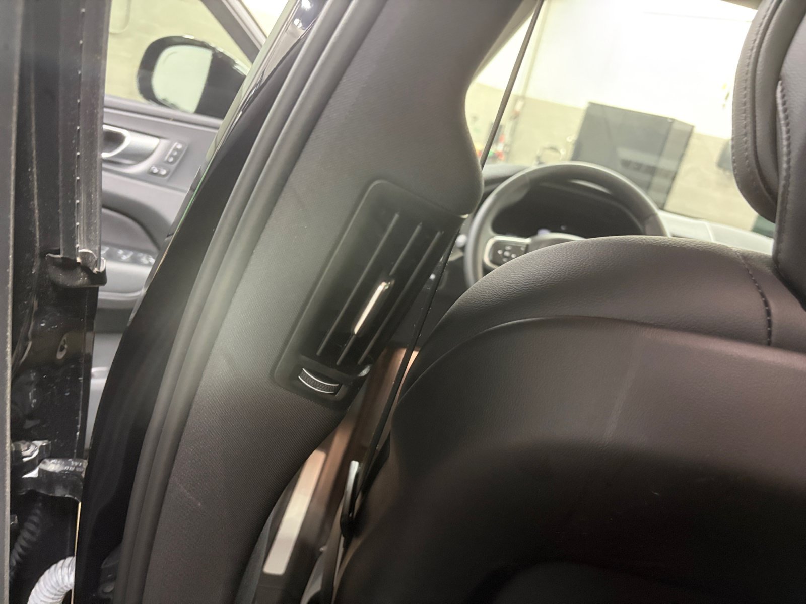 Used 2024 Volvo XC60 T8 Core AWD/4WD image 35