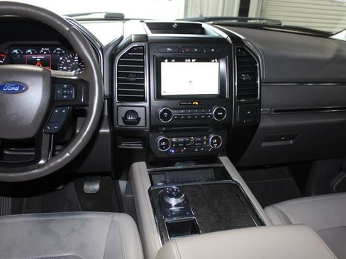Used 2018 Ford Expedition Limited w/ Driver Assistance Package RWD image 16